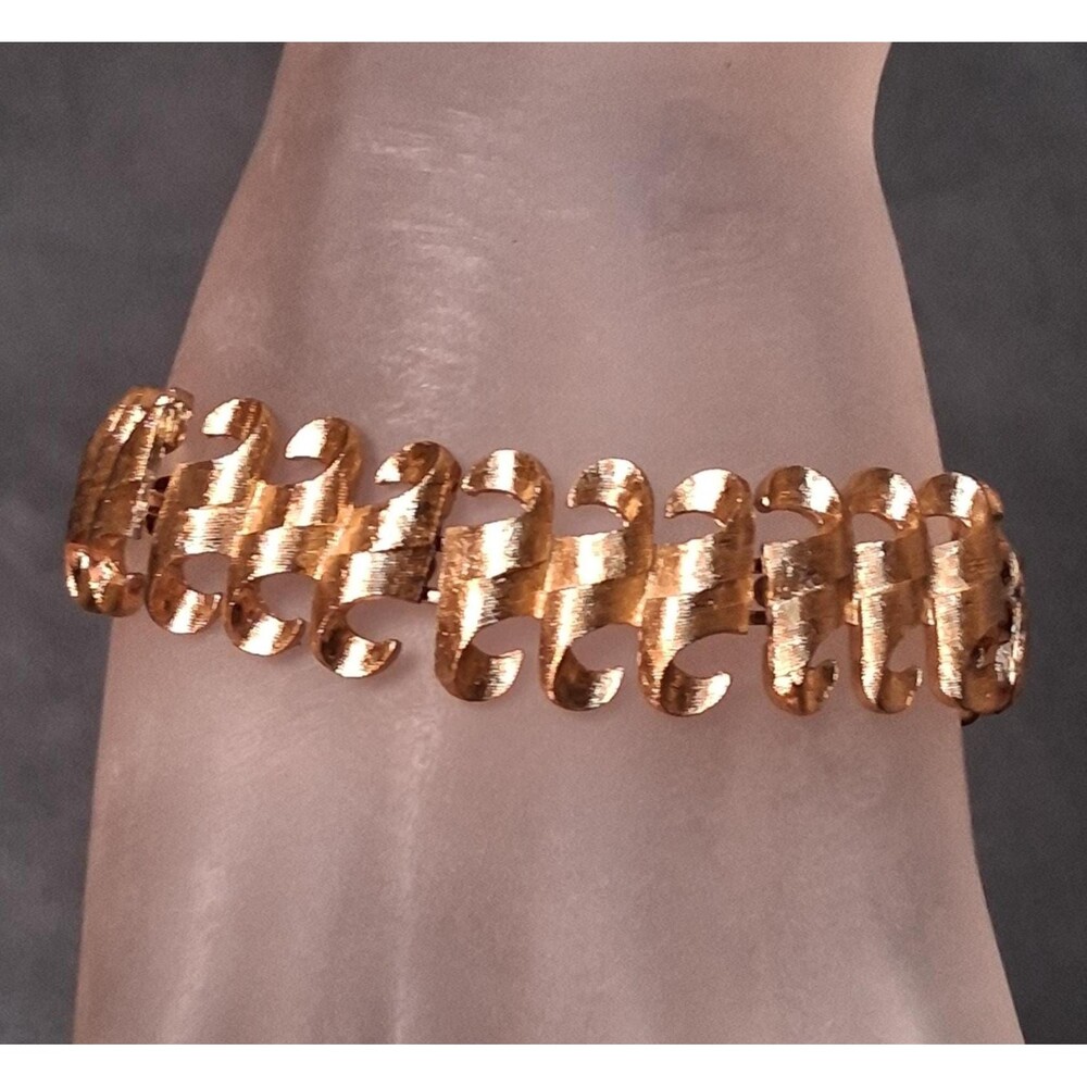 Vintage Monet Chunky Ribbon Bracelet Brushed Gold Tone